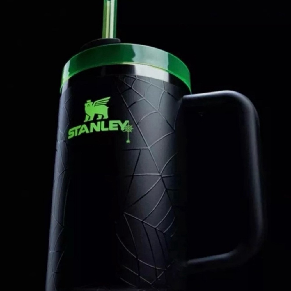 GLOW HALLOWEEN STANLEY H2.0 FLOWSTATE TUMBLER 40oz LIMITED EDITION - brand new